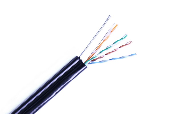 (DR-140201) Кабель витая пара кат.5е, 4 пары U/UTP, жила 0,51 (+/- 0,01), PE, черный, внешний с тросом, кат 305